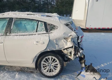 2017 Subaru Impreza 2.0I Premium z USA, uszkodzony, nr VIN 4S3GTAD69H3742708